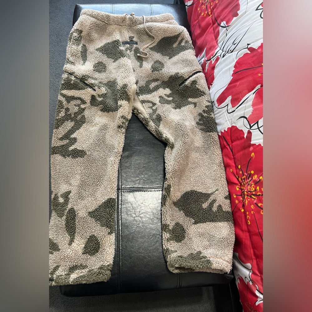 Fear of God Essentials Cameo pants